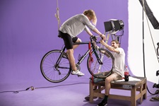 Filmstudio Mietstudio Werbefilm behind the scenes action fahrrad
